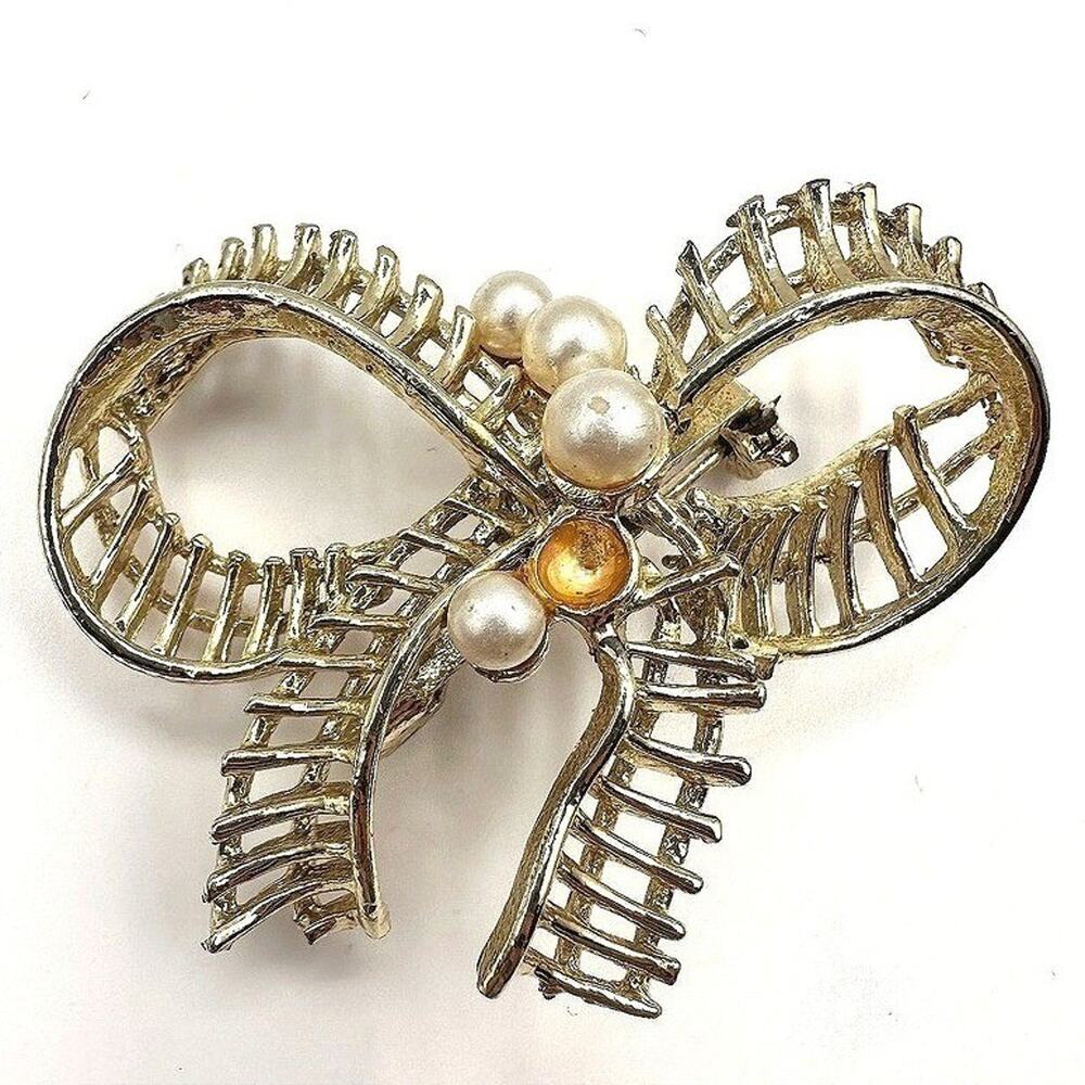 Vintage 80s Gold Tone Faux Pearl Bow Brooch Pin Ribbon Woven Knotwork Jewelry